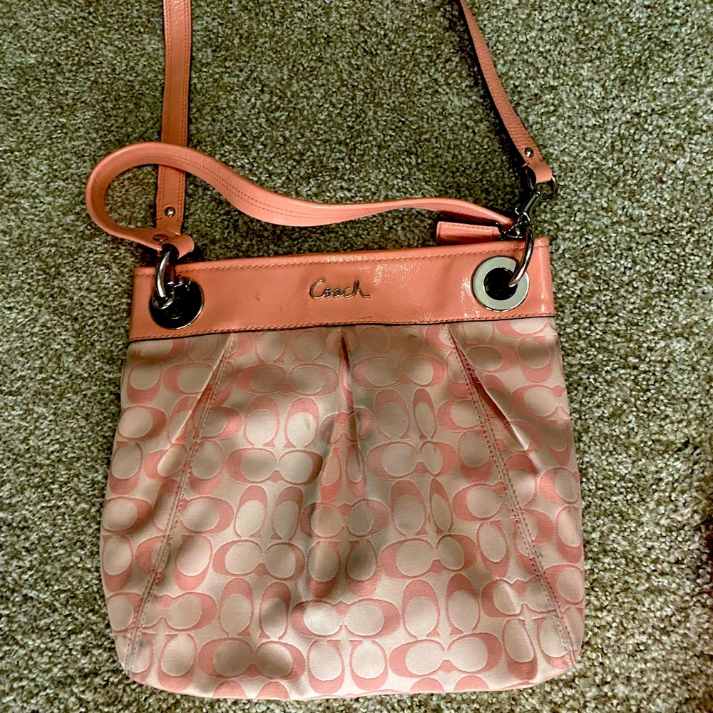 Coach Purse with Shoulder Strap!